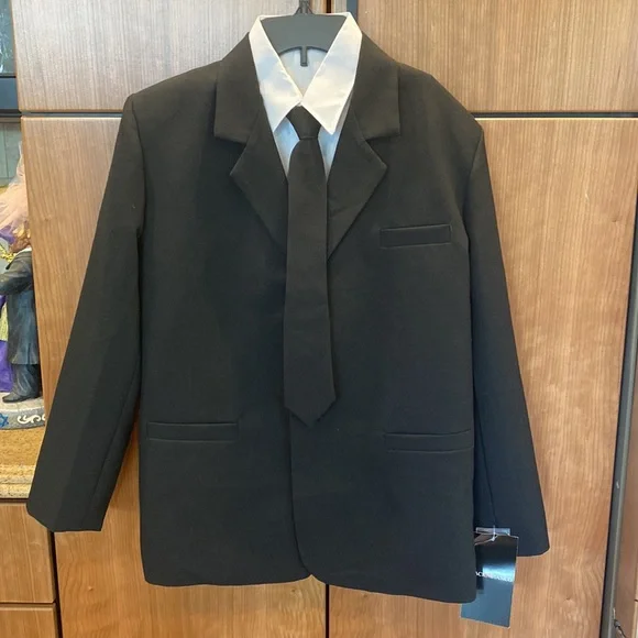 Black N Bianco New with Tag 4 picSet, jacket Shirt,Tieand Vestkids size 14